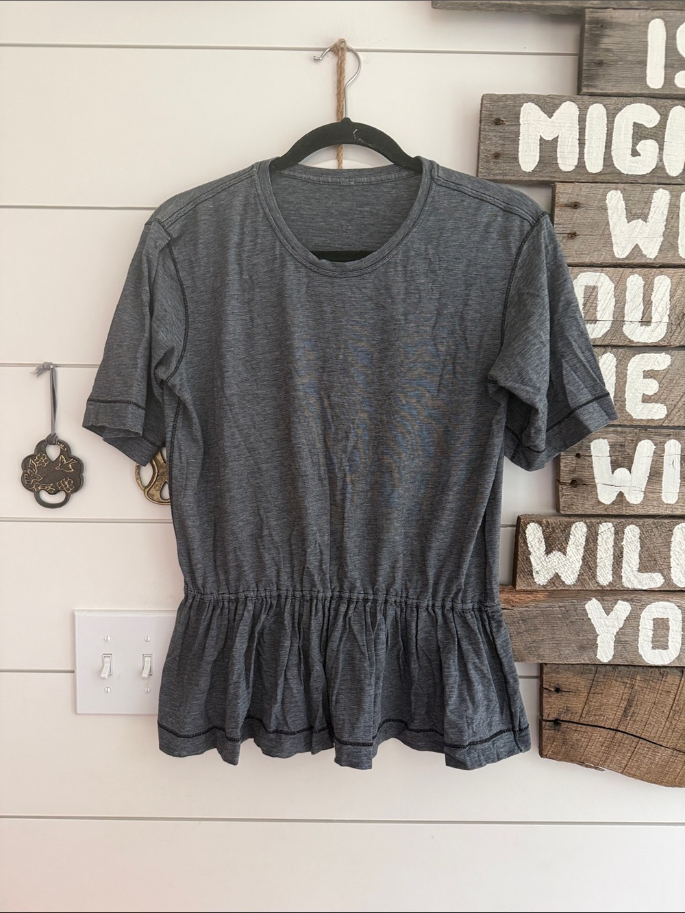 Lululemon size 8 top